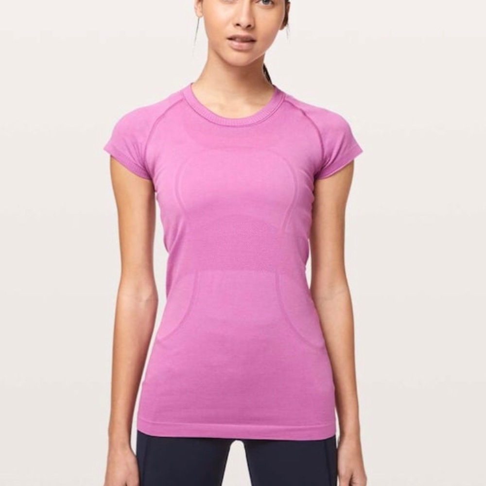 BRAND NEW SOLD OUT PINK LULULEMON SWIFTLY TECH TOP